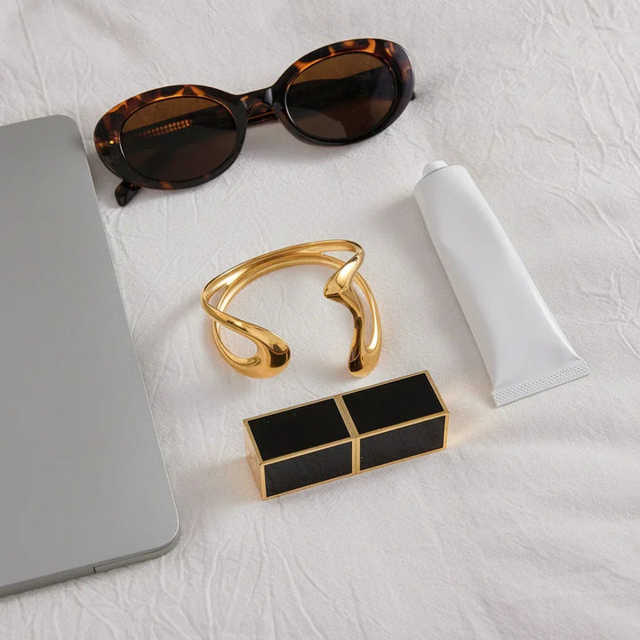 Lulu Sculpted Gold Bangle