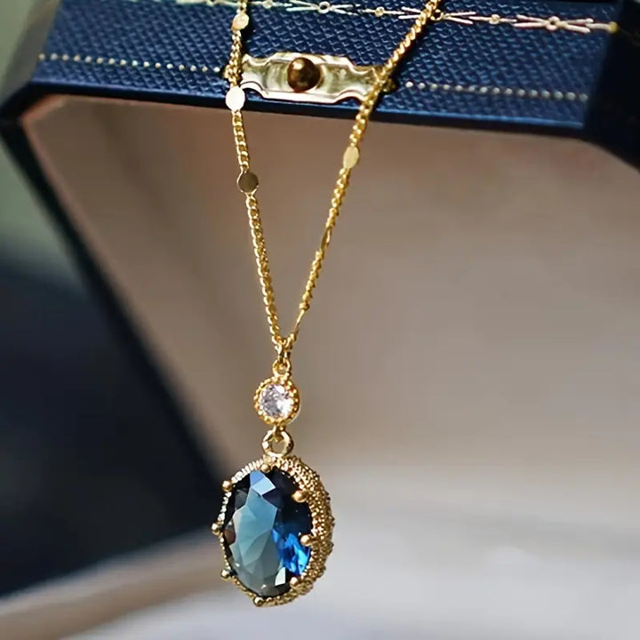 Thessia Lunebray Necklace | Gold