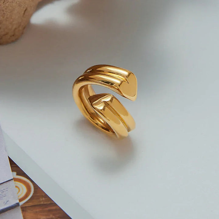 Tara Heart Twist Gold Ring