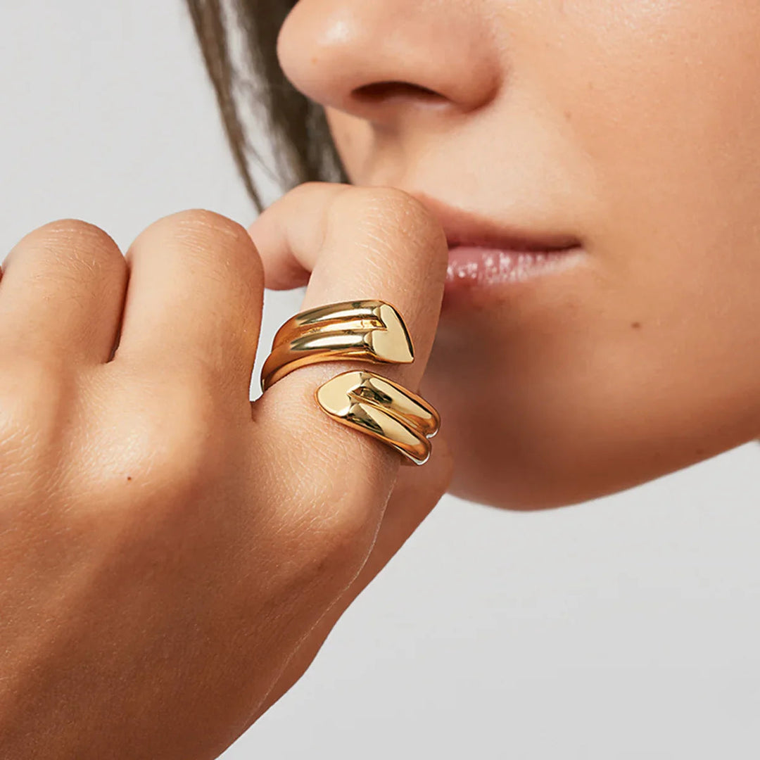 Tara Heart Twist Gold Ring