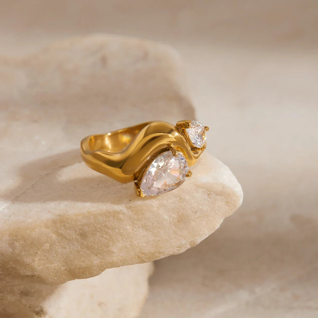 Soletta Diamond Teardrop Gold Ring