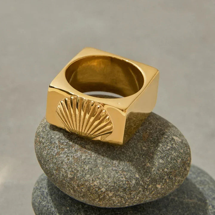 Carlotta Geometric Shell Ring