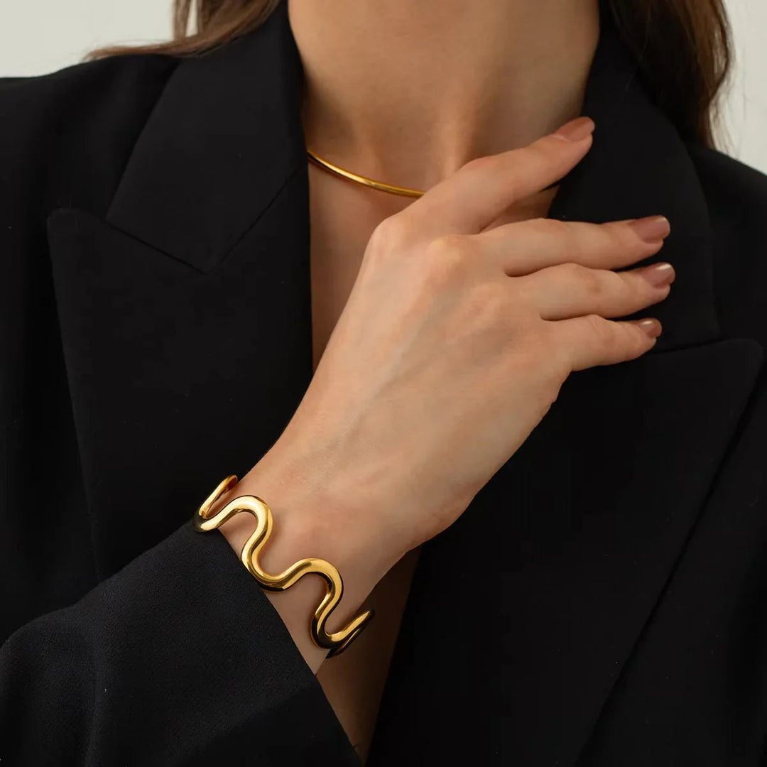 Senna Twisted Gold Bangle