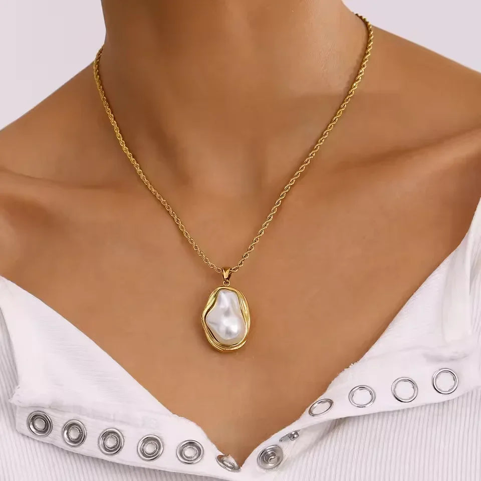 Carly Mother Of Pearl Pendant
